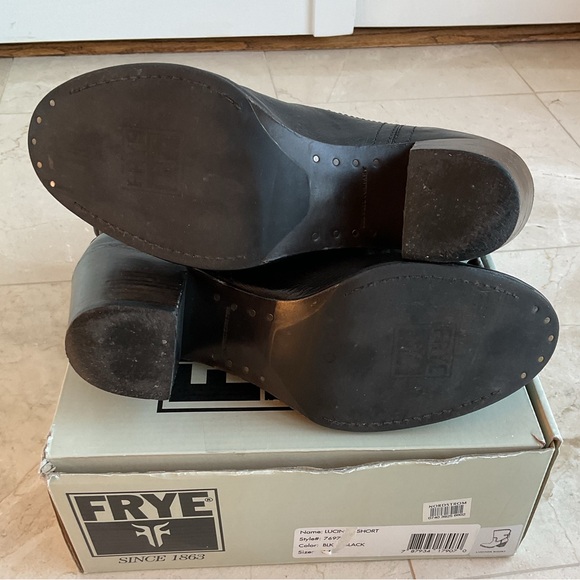 Frye women’s Lucinda Short boot - Picture 9 of 11